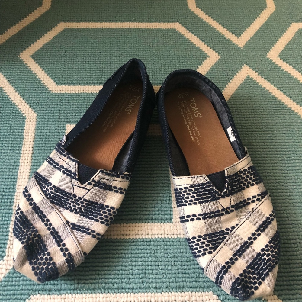 Toms